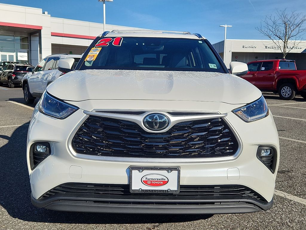 Thumbnail: 2021 Toyota Highlander - 2