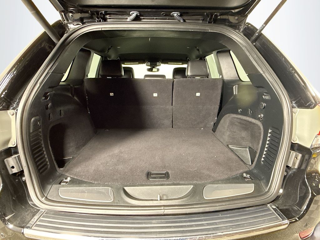 Thumbnail: 2018 Jeep Grand Cherokee - 25