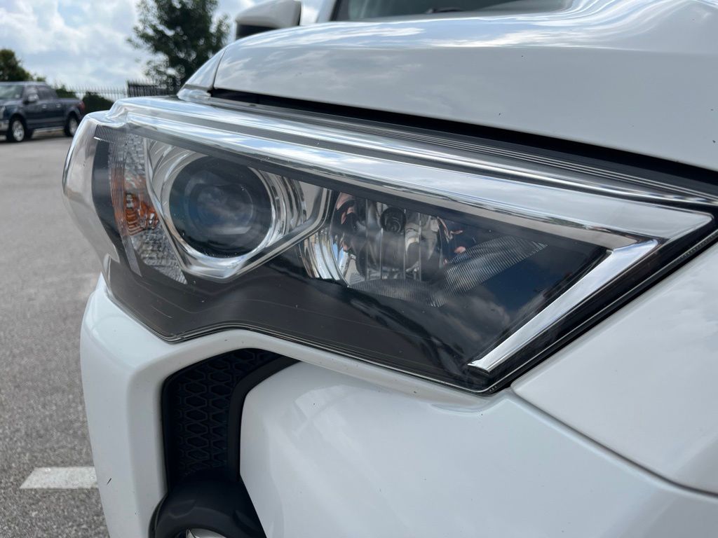 Thumbnail: 2021 Toyota 4Runner - 13