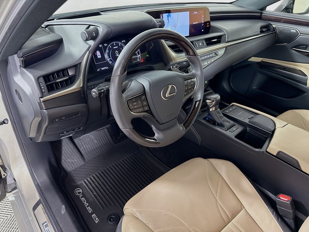 Thumbnail: 2019 Lexus ES - 9