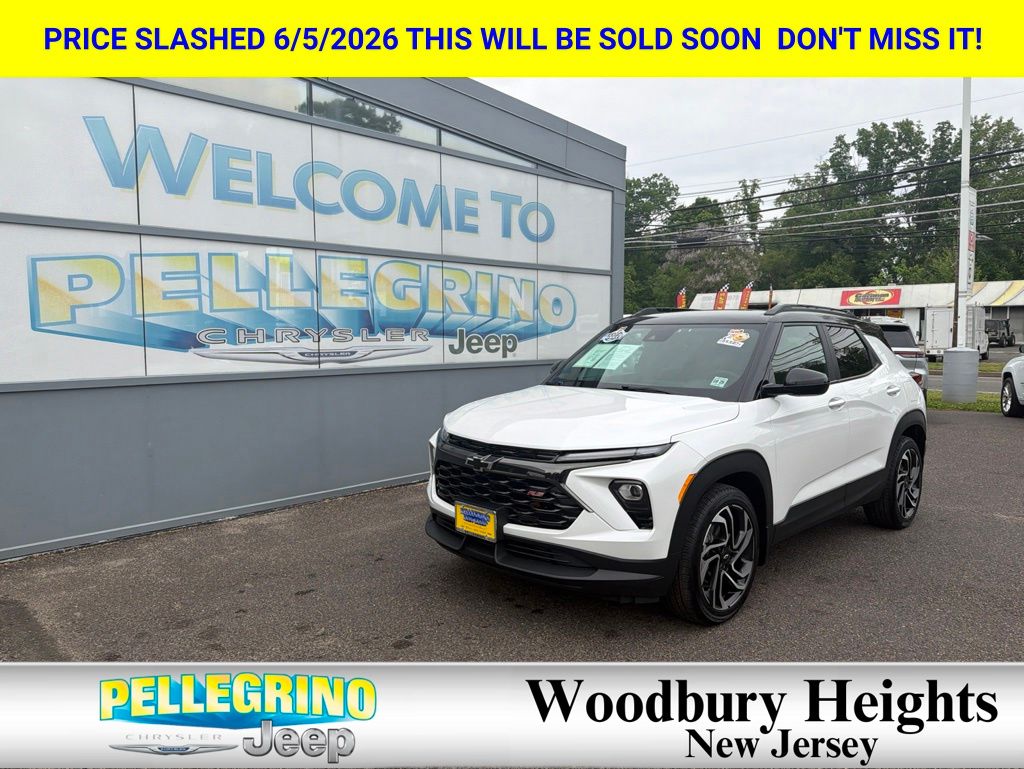 White (Iridescent Pearl Tricoat) 2025 Chevrolet Trailblazer RS FWD SUV / Crossover Front-Wheel Drive Continuously Variable Transmission