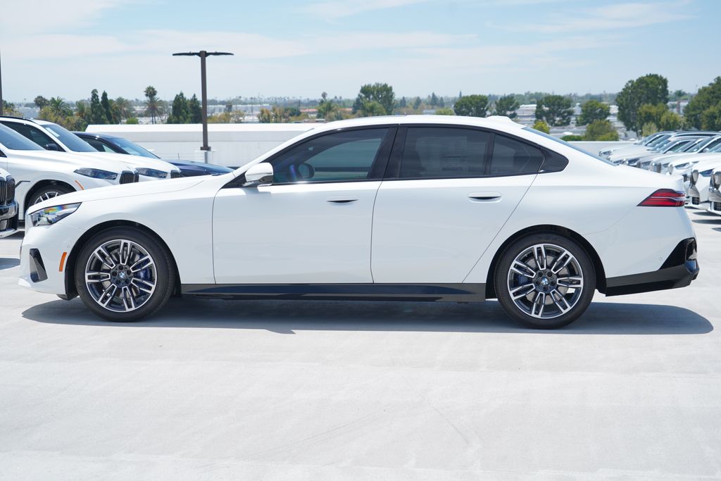 Thumbnail: 2026 BMW 5 Series - 4