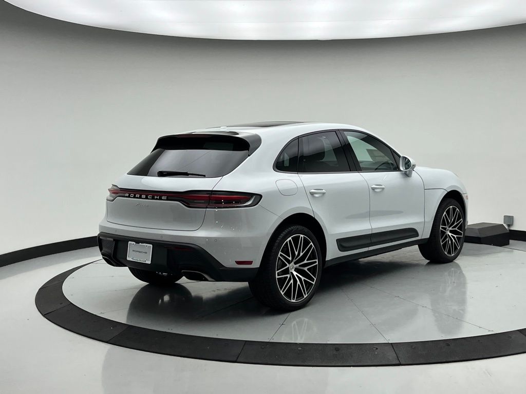 Thumbnail: 2026 Porsche Macan - 7