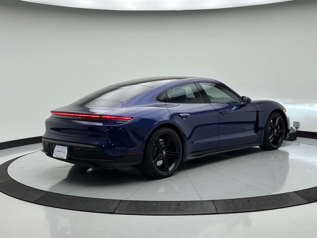 Thumbnail: 2021 Porsche Taycan - 9