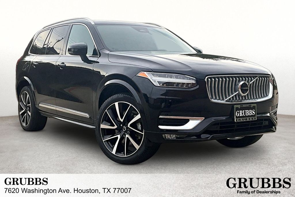  2024 Volvo XC90 B6 Ultimate Bright Theme 7-Passenger AWD   