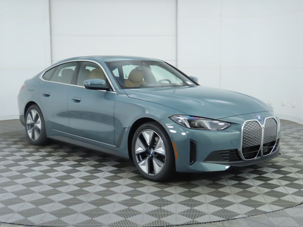 Thumbnail: 2025 BMW i4 - 3
