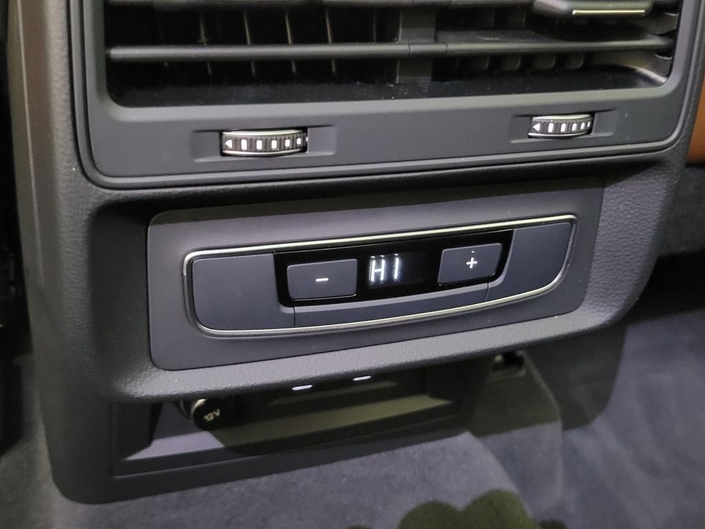 Thumbnail: 2023 Audi Q7 - 21