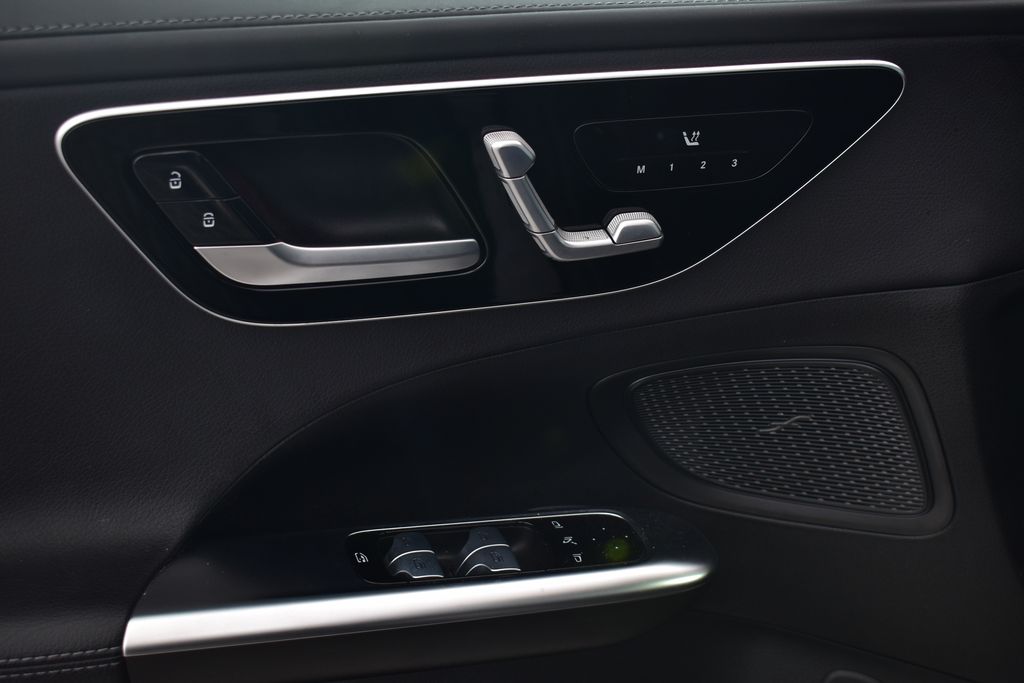 Thumbnail: 2023 Mercedes-Benz C-Class - 12