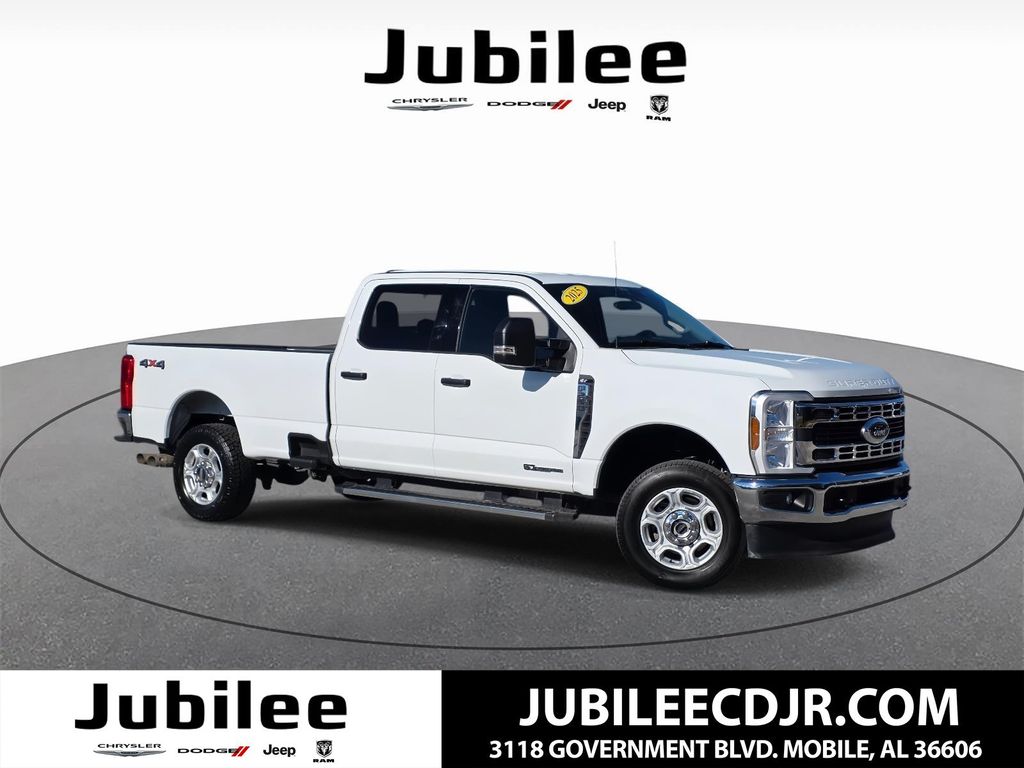 2025 Ford F-250 Super Duty XLT Crew Cab 4WD