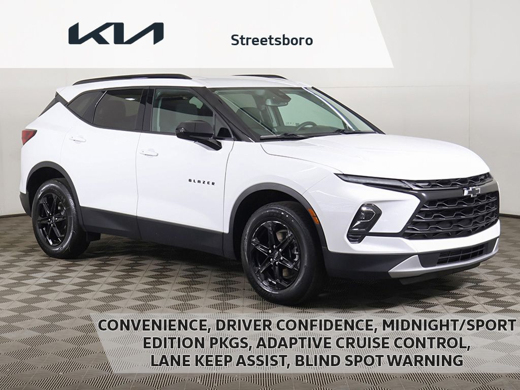 Summit White 2023 Chevrolet Blazer SUV / Crossover Front-Wheel Drive 9-Speed Automatic Overdrive