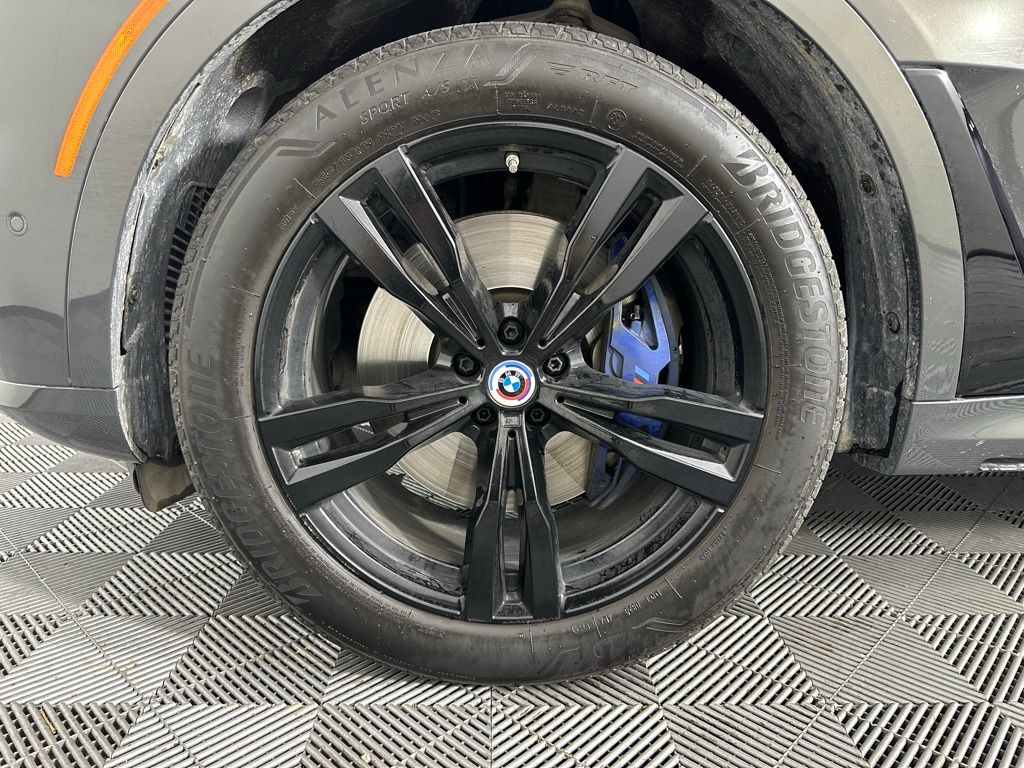 Thumbnail: 2023 BMW X7 - 9