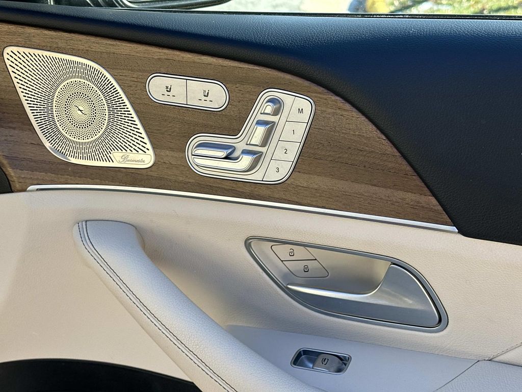 Thumbnail: 2022 Mercedes-Benz GLS - 20