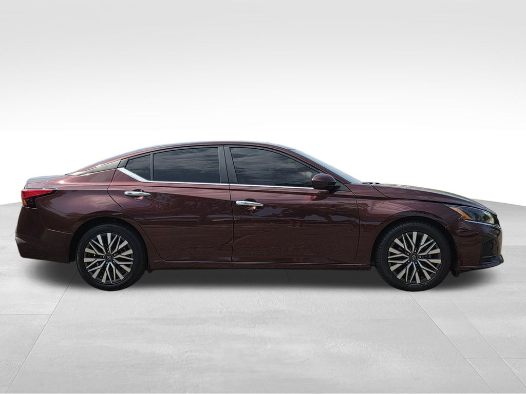 Used 2023 Nissan Altima Sedan