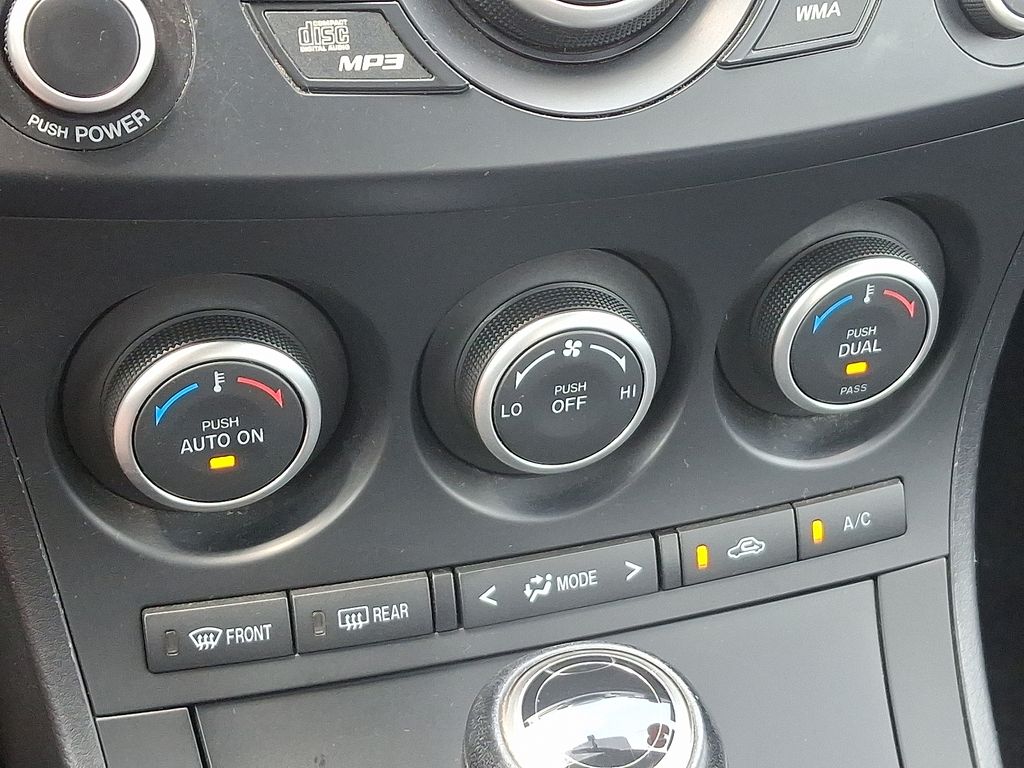 2013 Mazda Mazda3 i Touring 16