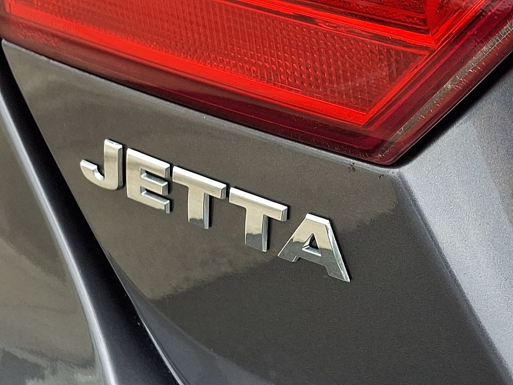 Thumbnail: 2012 Volkswagen Jetta - 27