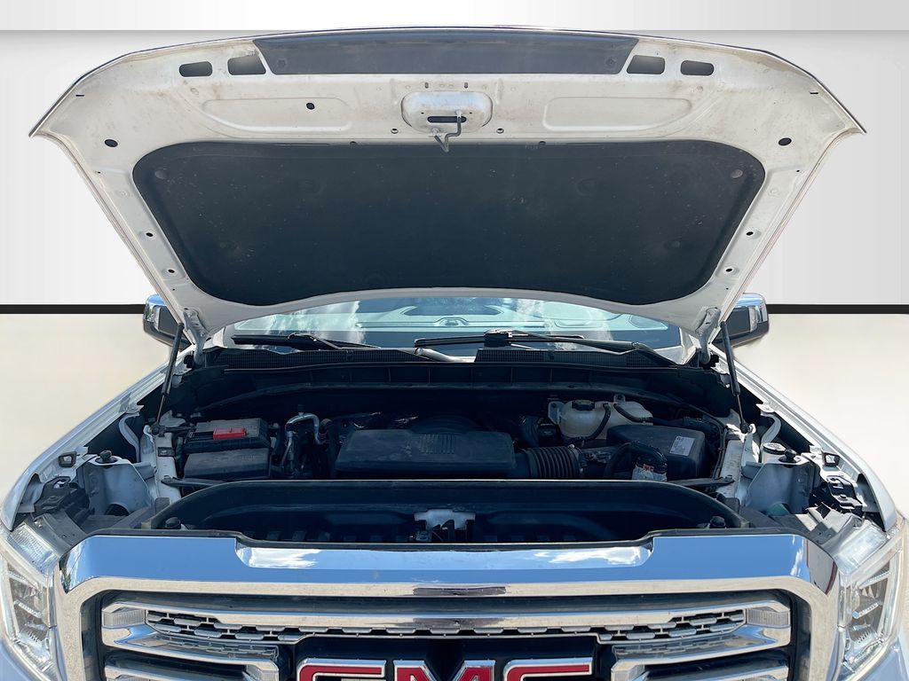 Used 2021 White GMC SLT image 31