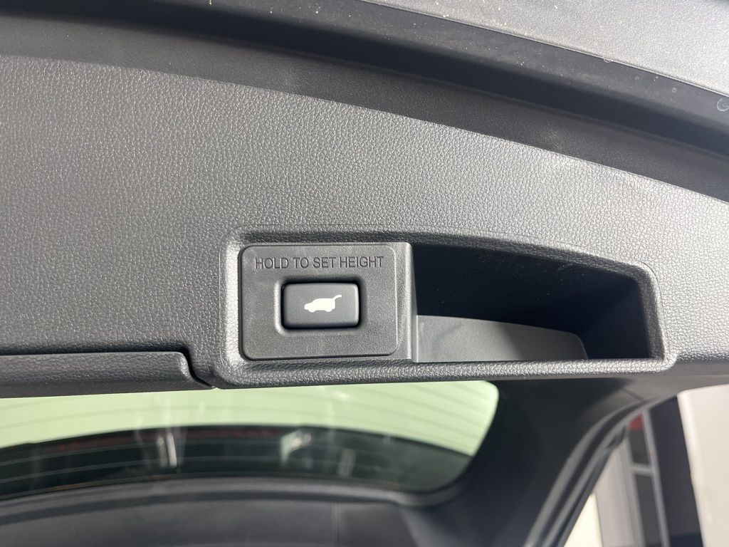 Thumbnail: 2026 Acura RDX - 19