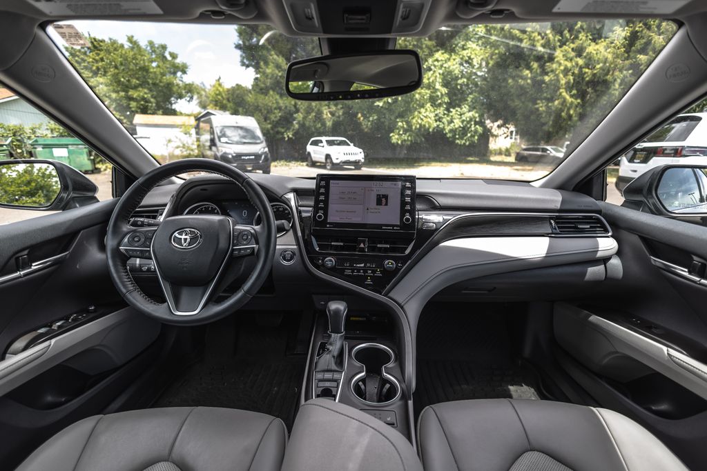 2022 Toyota Camry XLE thumbnail 21