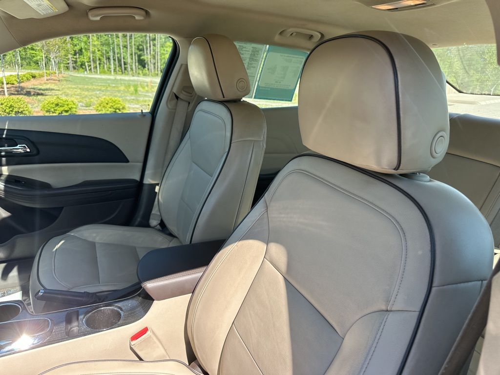 2014 Champagne Silver Metallic Chevrolet Malibu LT FWD Sedan