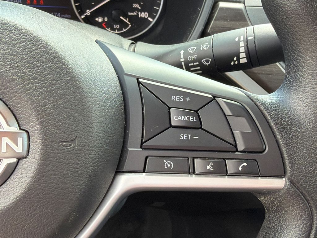 Used 2025 White Nissan 2.5 SV image 25