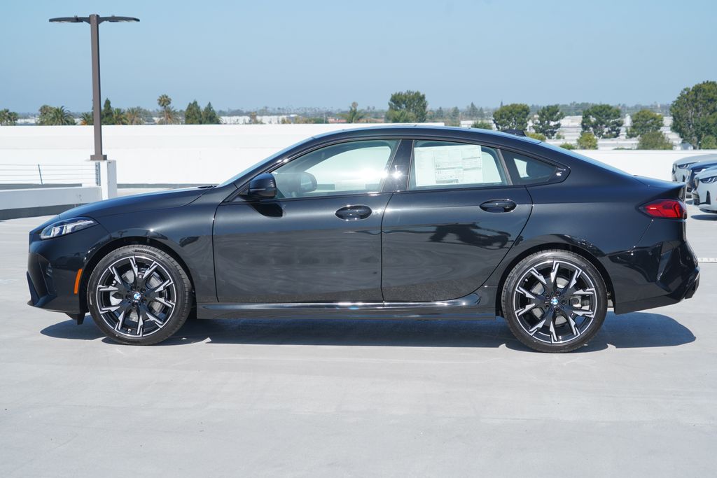 Thumbnail: 2026 BMW 2 Series - 4