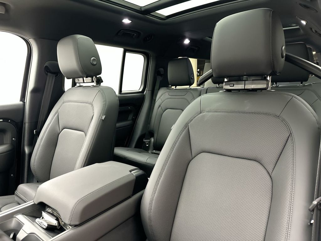 Thumbnail: 2026 Land Rover Defender - 10