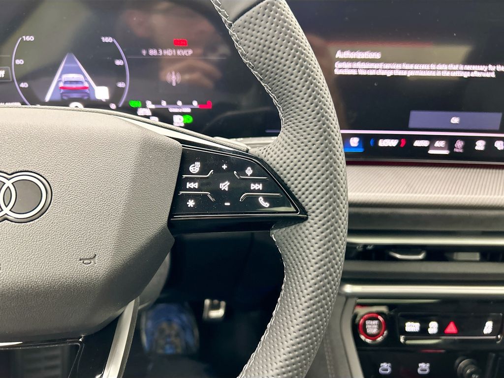 Thumbnail: 2025 Audi SQ5 - 12