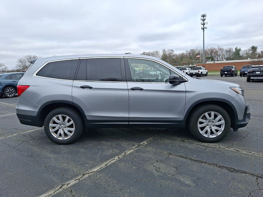 View vehicle photo 7