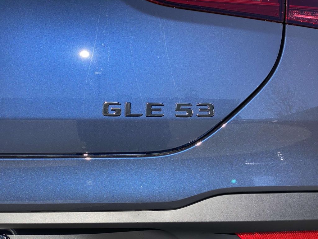 2025 Mercedes-Benz GLE 53 AMG 12