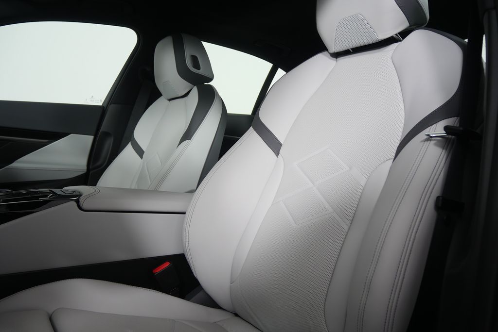 Thumbnail: 2026 BMW 5 Series - 11