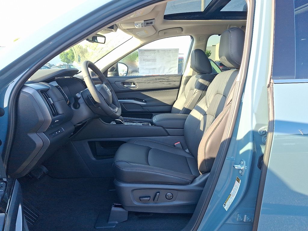 Thumbnail: 2026 Nissan Pathfinder - 6