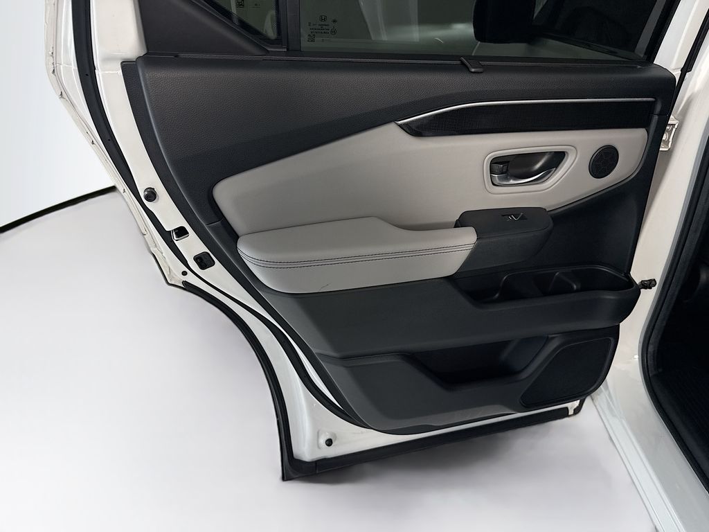 Thumbnail: 2025 Honda Pilot - 27