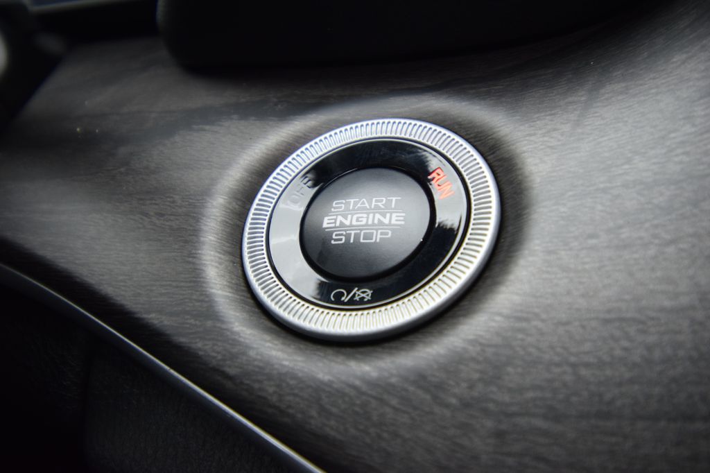 new 2025 Jeep Grand Cherokee car, priced at $45,674