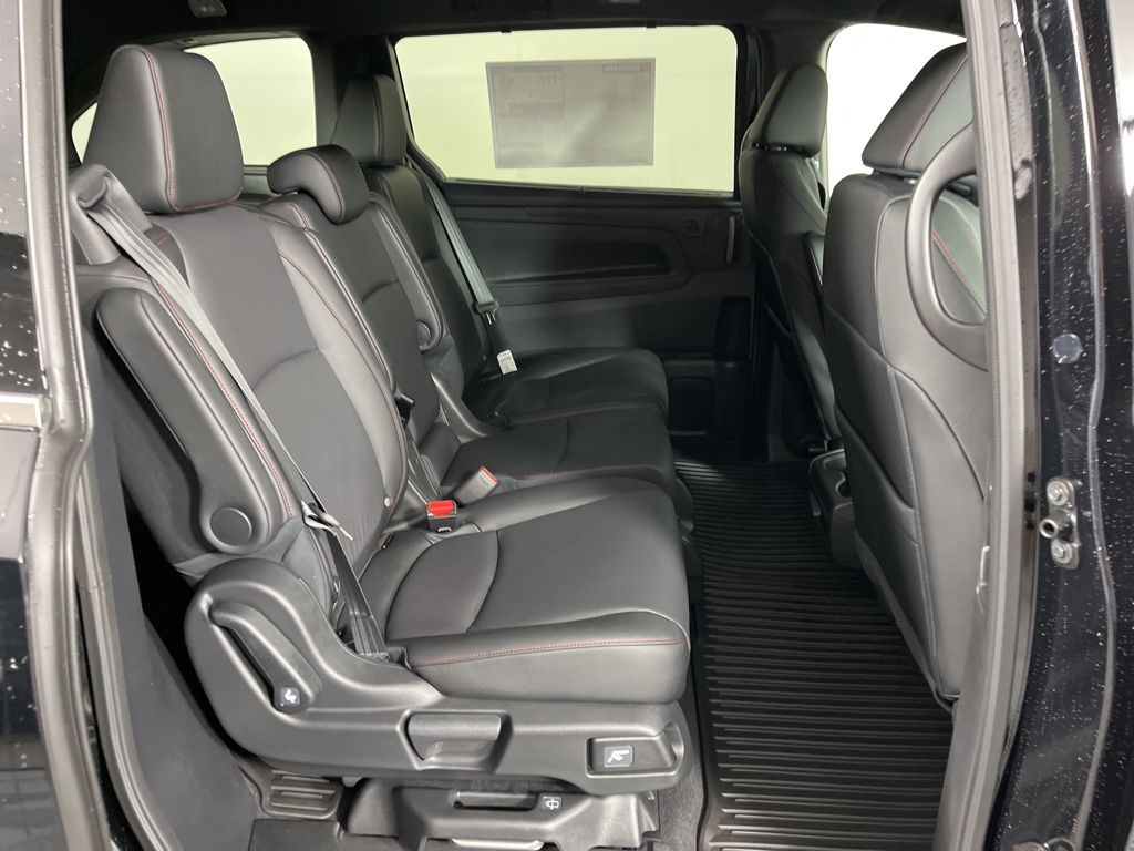 Thumbnail: 2026 Honda Odyssey - 13