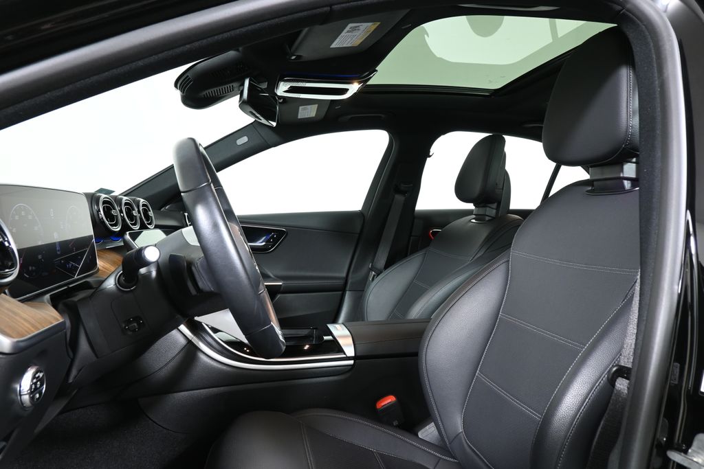 Thumbnail: 2025 Mercedes-Benz C-Class - 15