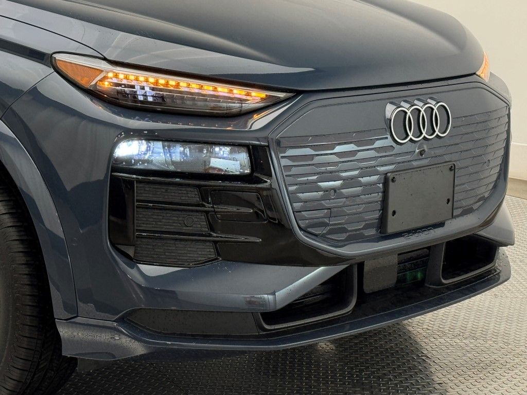 2025 Audi e-tron Premium 3