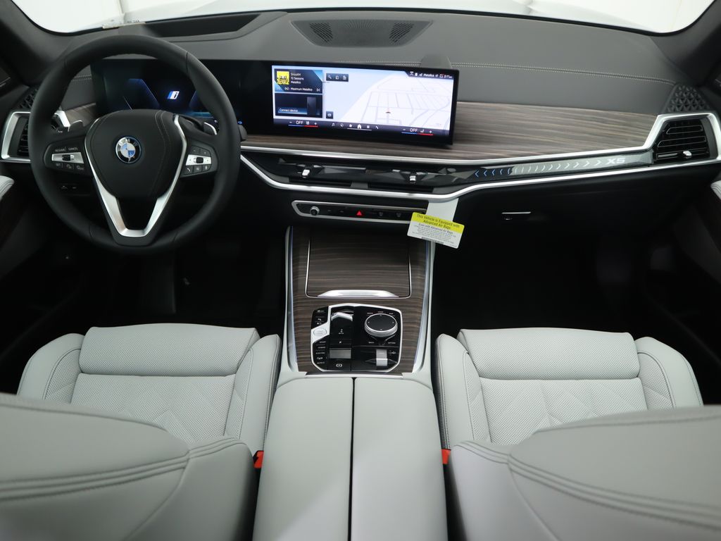 Thumbnail: 2026 BMW X5 - 13