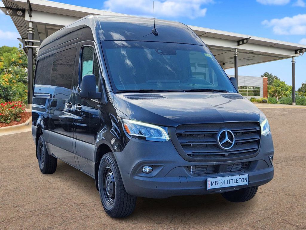 2024 Mercedes-Benz Sprinter 2500 Cargo 144 WB 2