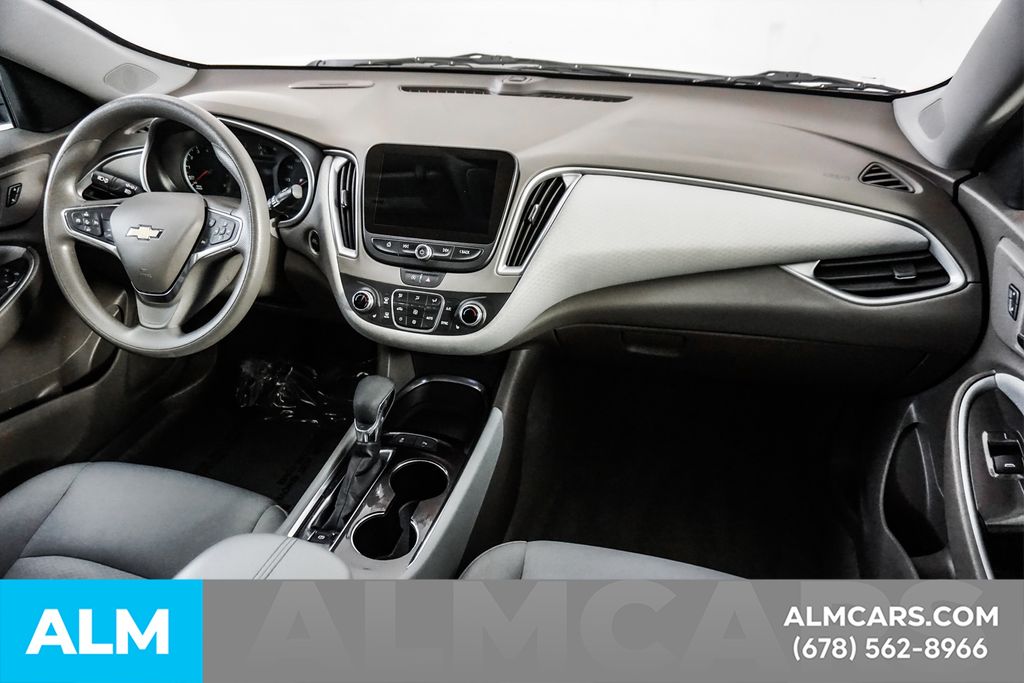 Used 2025 White Chevrolet LT image 21