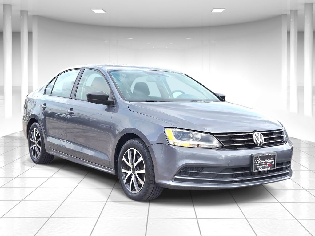 Gray 2016 Volkswagen Jetta 1.4T SE FWD Sedan Front-Wheel Drive 6-Speed Automatic