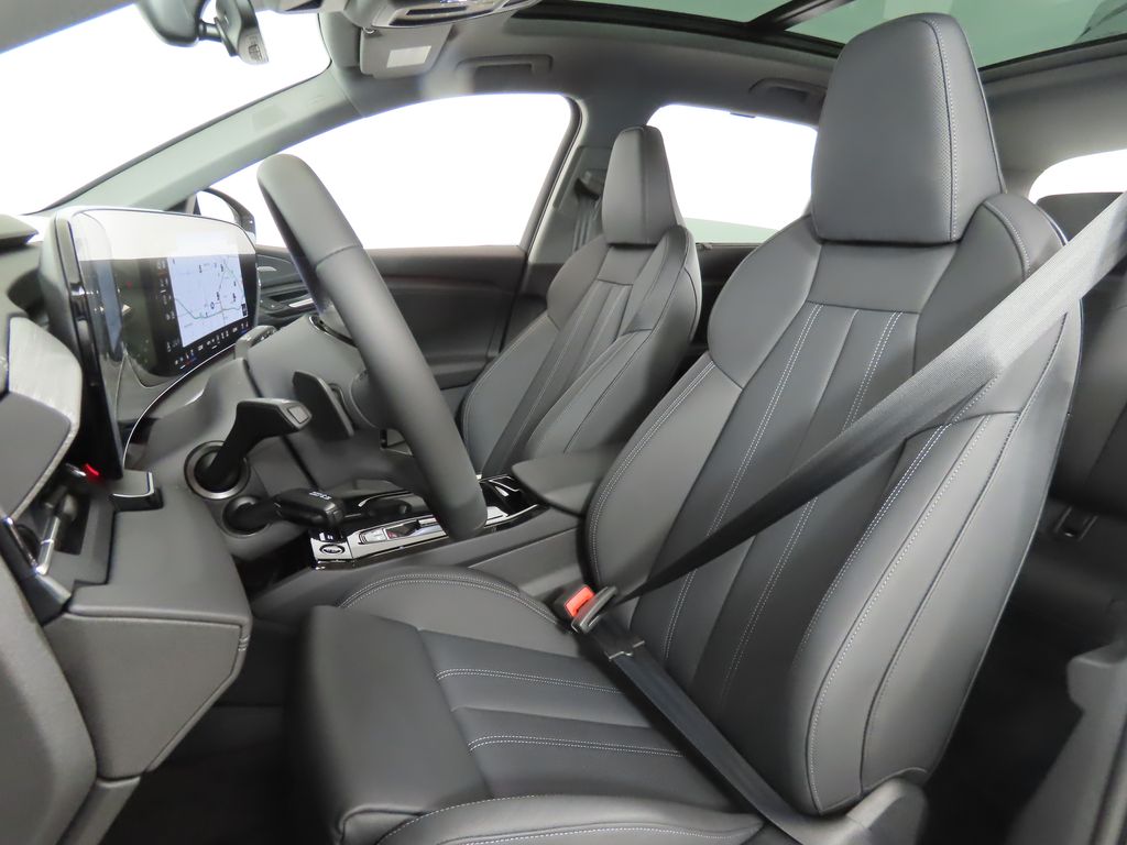 Thumbnail: 2025 Audi Q6 e-tron - 29