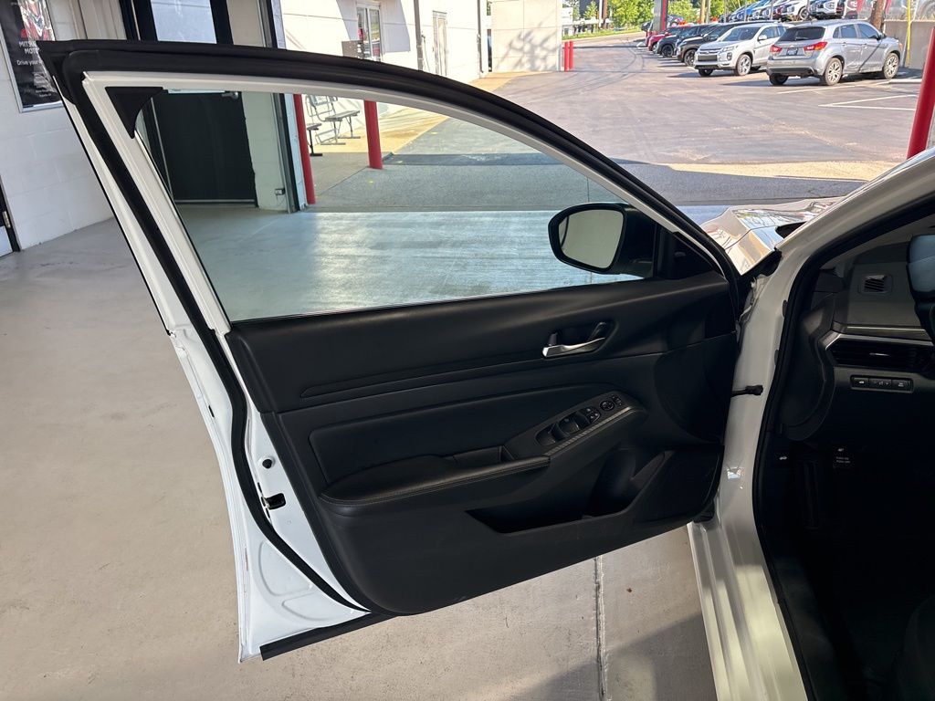 2025 Nissan Altima SV - Photo 7