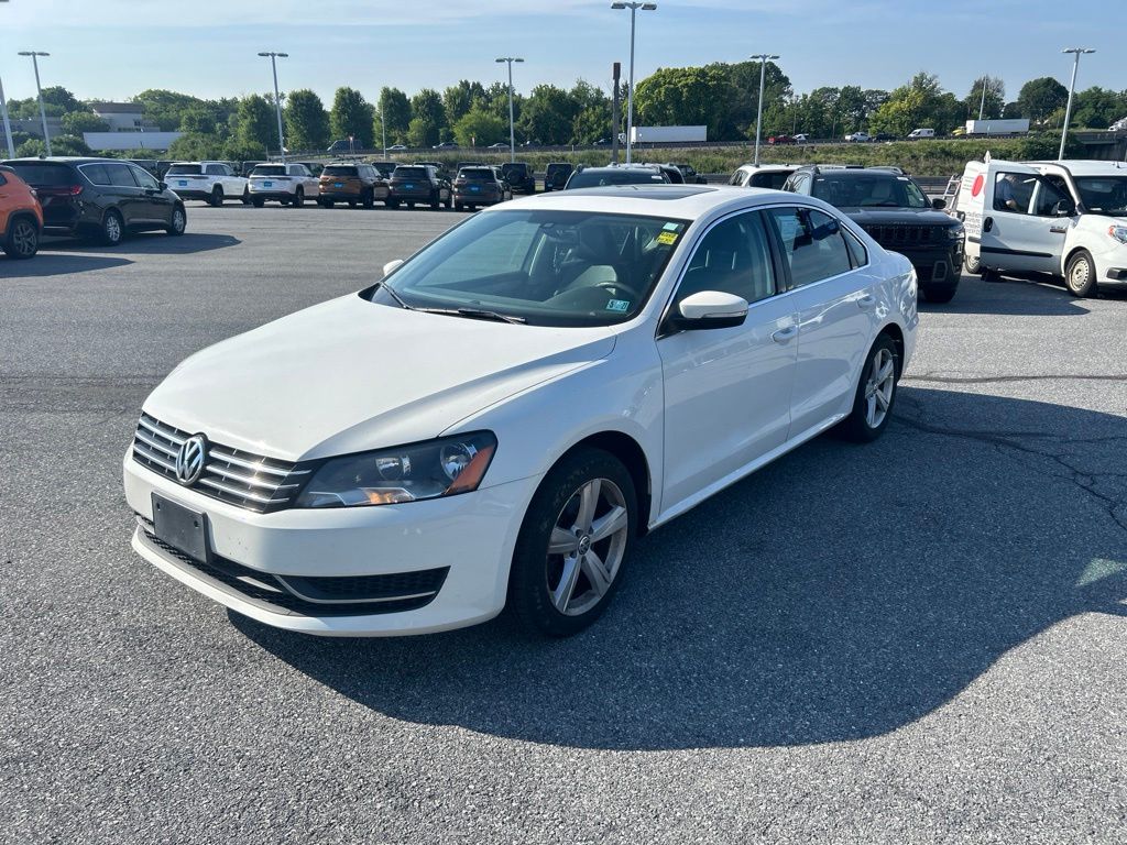 2013 Volkswagen Passat — photo 1