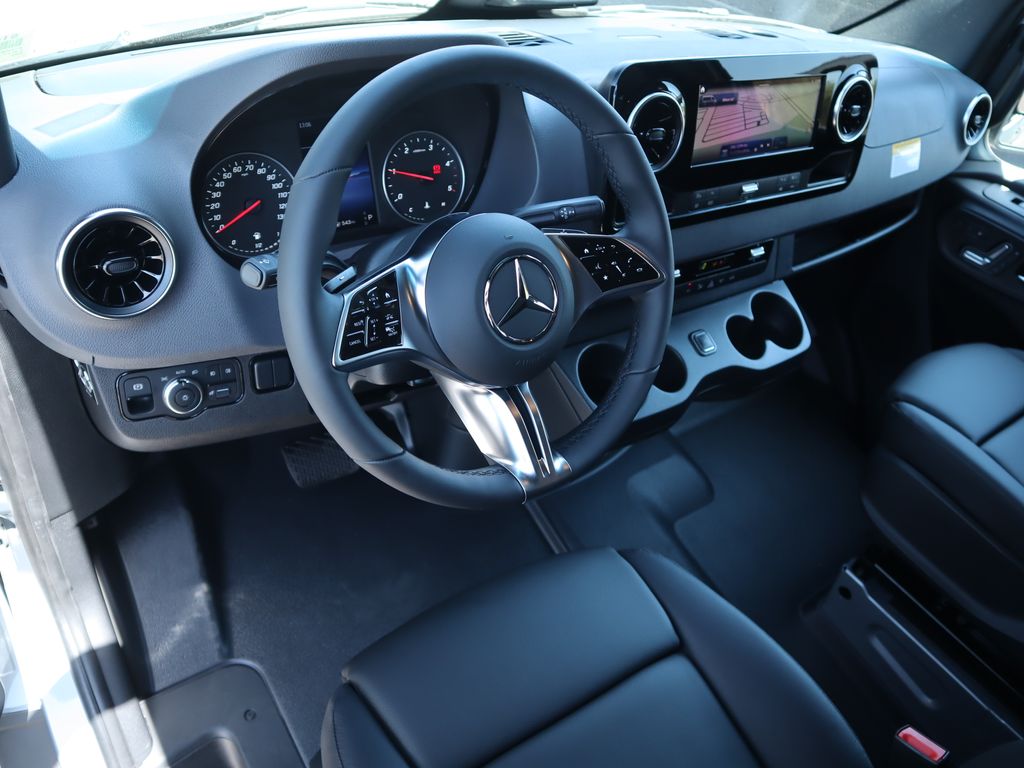 Thumbnail: 2026 Mercedes-Benz Sprinter - 10