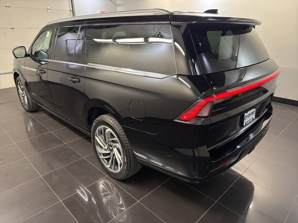 2025 Lincoln Navigator Reserve L - Photo 4