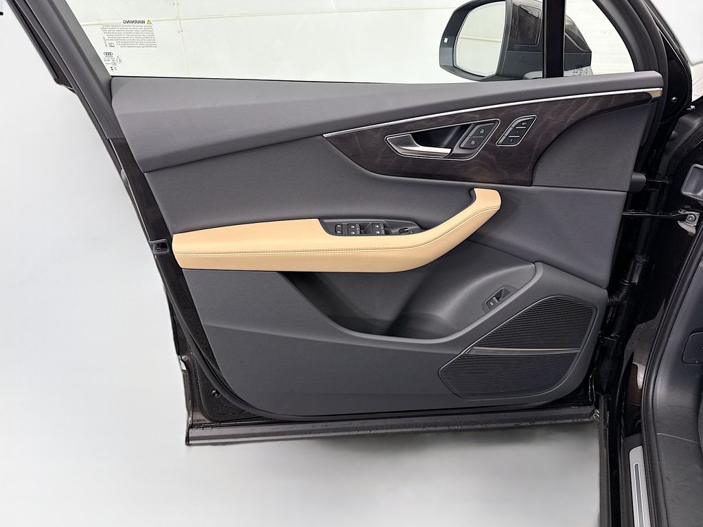 Thumbnail: 2026 Audi Q7 - 23