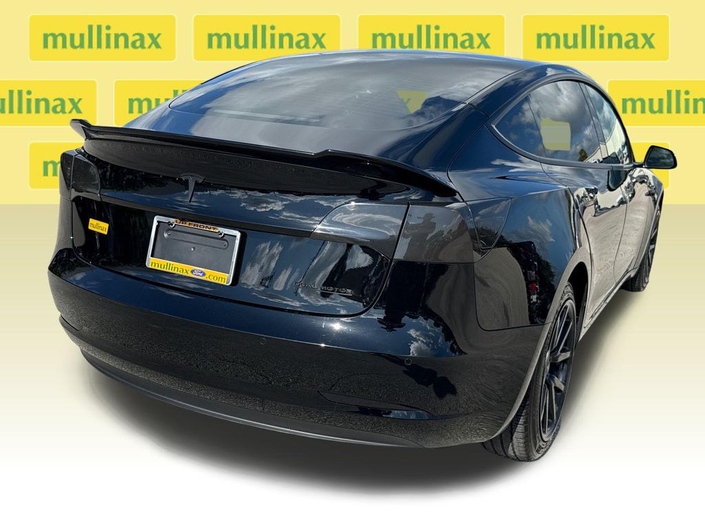 Used 2022  Tesla Long Range image 4