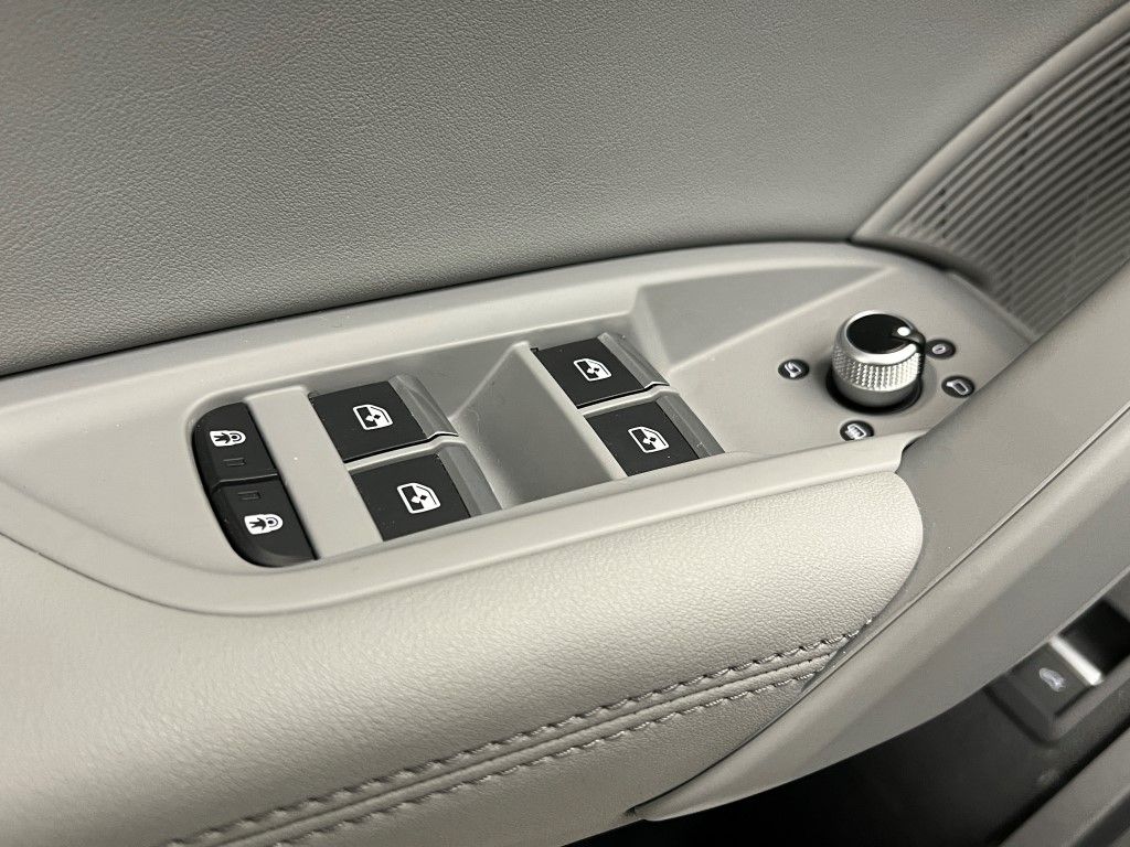 Thumbnail: 2022 Audi Q5 - 31