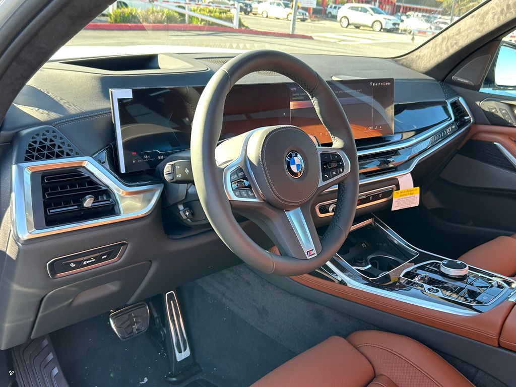 Thumbnail: 2026 BMW X7 - 13