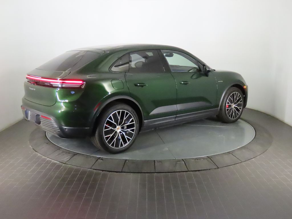 Thumbnail: 2025 Porsche Macan - 7
